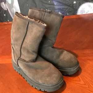 Skechers outdoor brown leather boots size 6.5